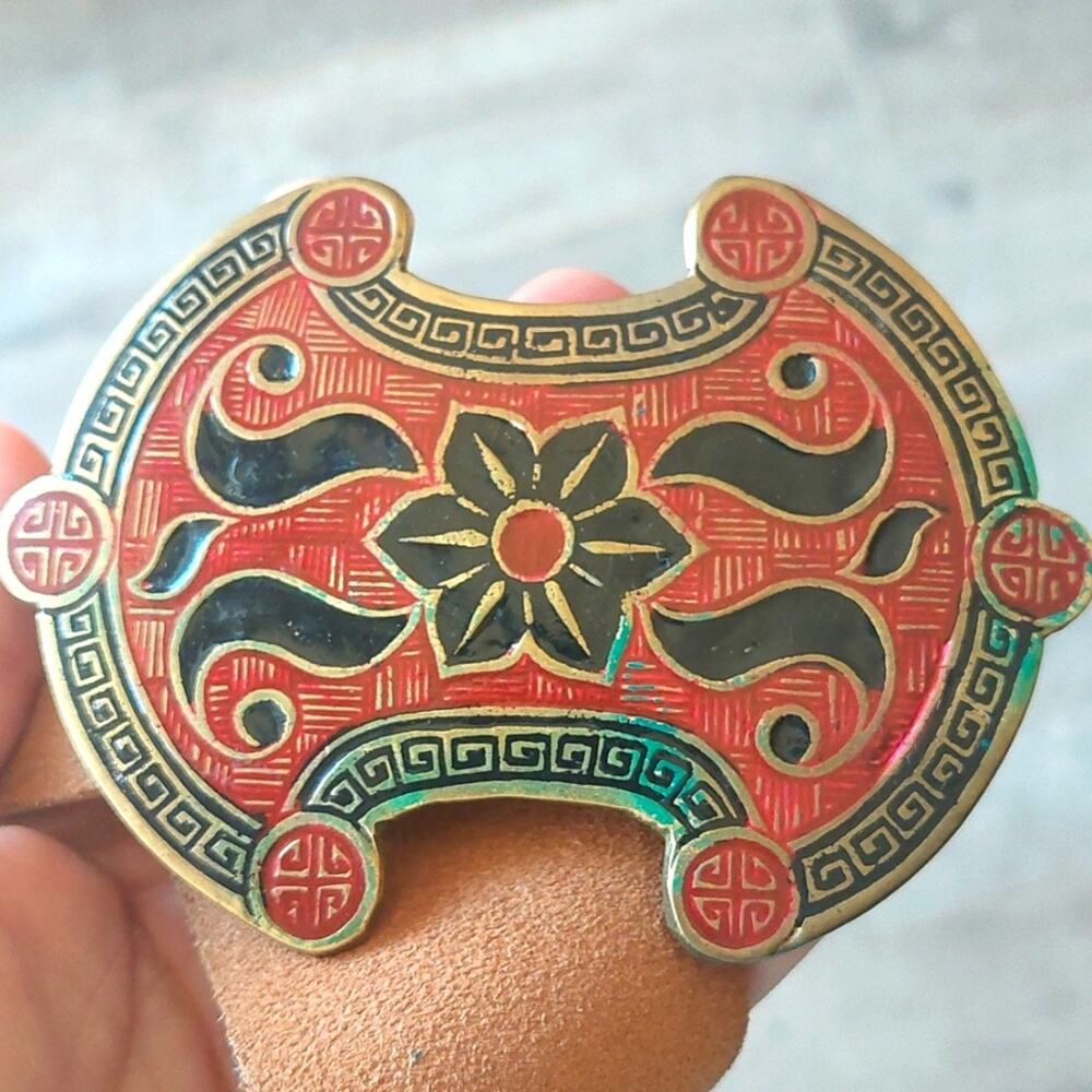 VTG Enameled Golden Hands Lee Bernay Designs belt buckle & leather